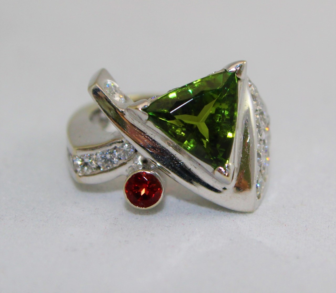 Green Crystal Shine Stone Pendant